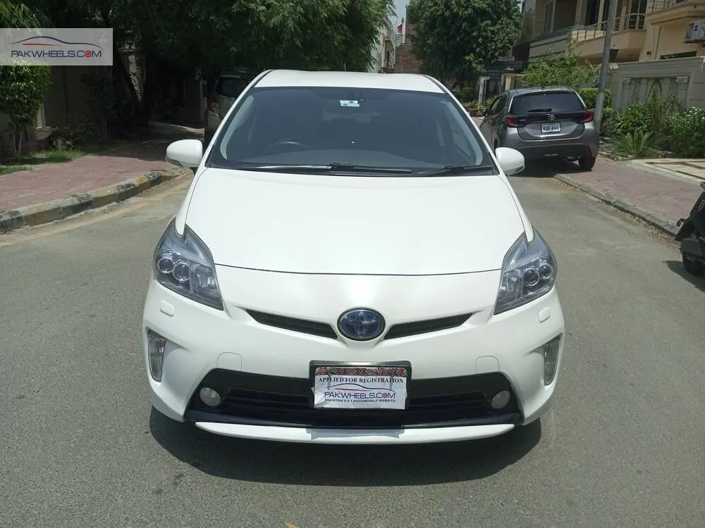 Toyota Prius 2013 for Sale in Lahore Image-1