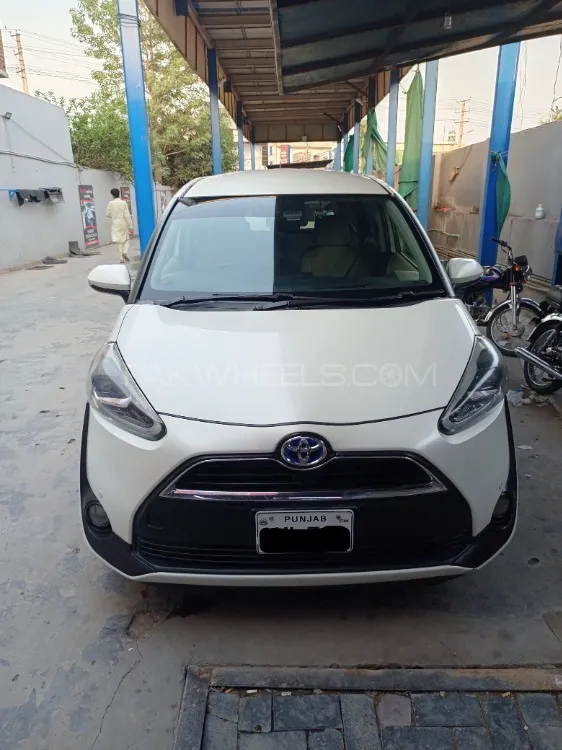 Toyota Sienta 2016 for Sale in Sialkot Image-1
