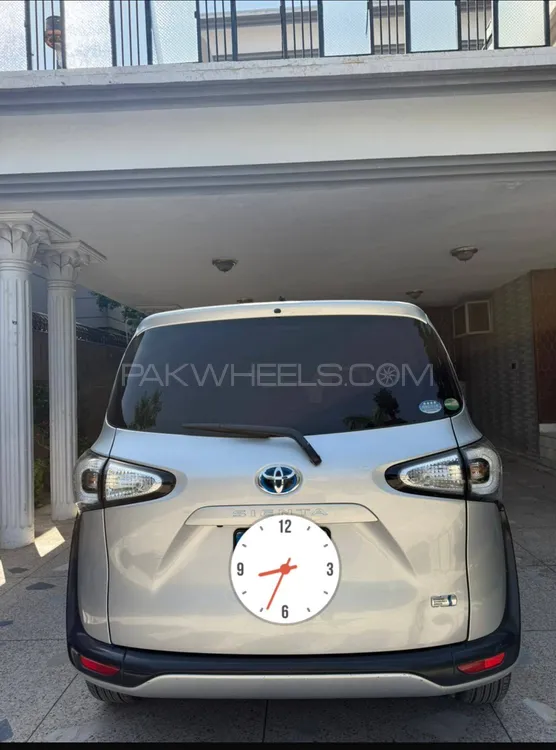 Toyota Sienta 2016 for Sale in Peshawar Image-1