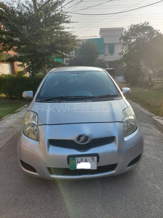 Toyota Vitz 2010 for Sale in Lahore Image-1
