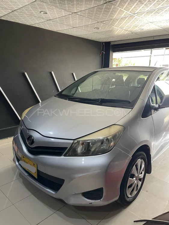 Toyota Vitz 2012 for Sale in Karachi Image-1