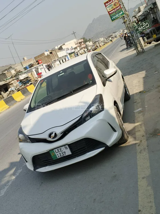 Toyota Vitz 2014 for Sale in Mardan Image-1