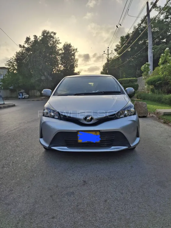 Toyota Vitz 2016 for Sale in Karachi Image-1