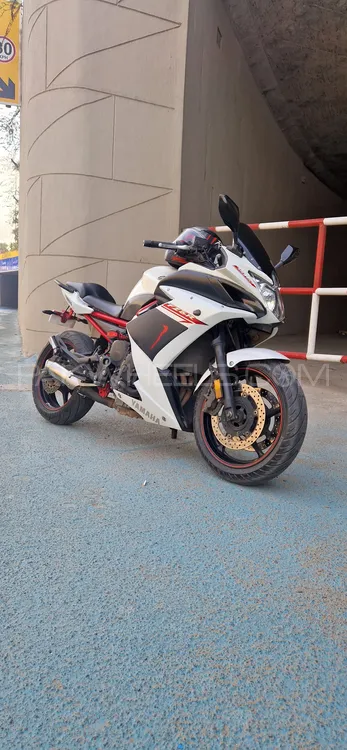 Yamaha FZ6R 2013 for Sale Image-1