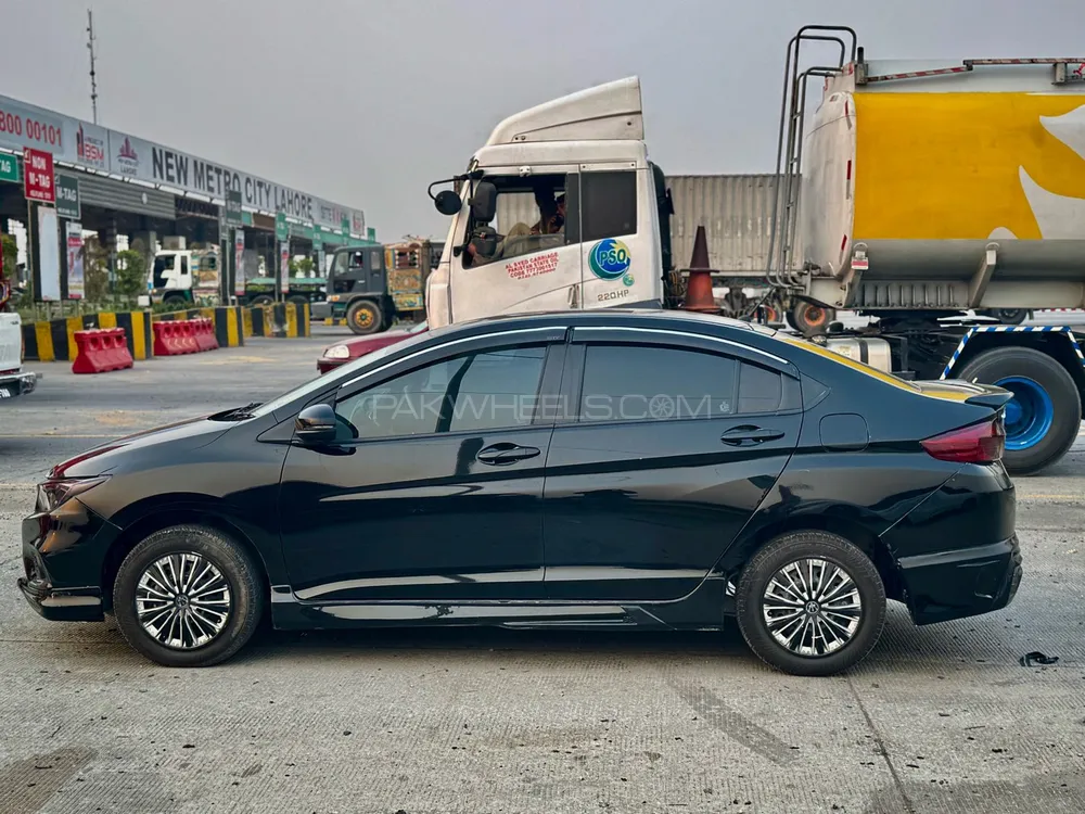 Honda City 2025 for Sale in Lahore Image-1
