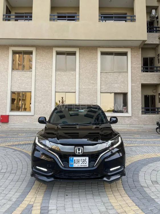 Honda Vezel 2016 for Sale in Islamabad Image-1