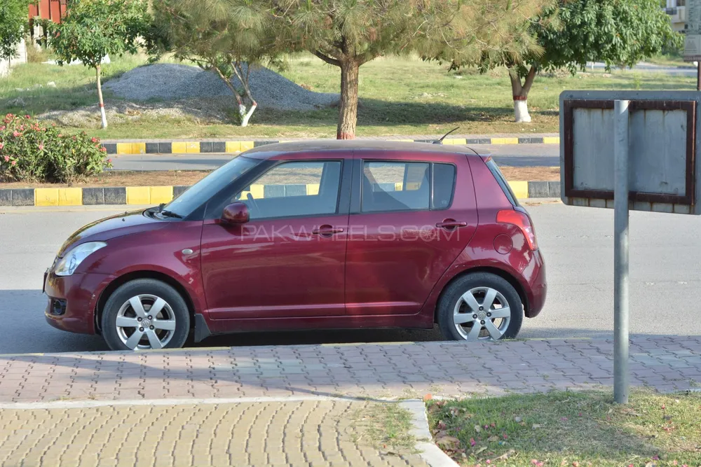 Suzuki Swift 2010 for Sale in Islamabad Image-1