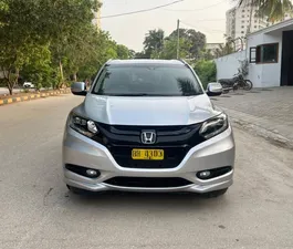 Honda Vezel Hybrid X L Package 2014 for Sale
