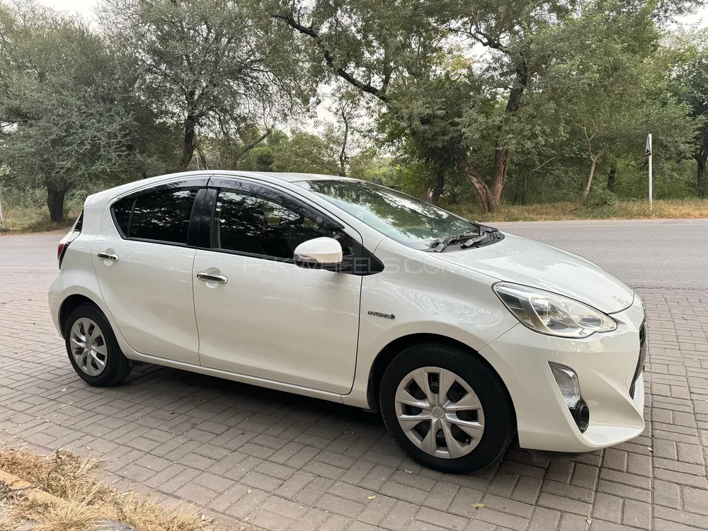 Toyota Aqua 2015 for Sale in Islamabad Image-1