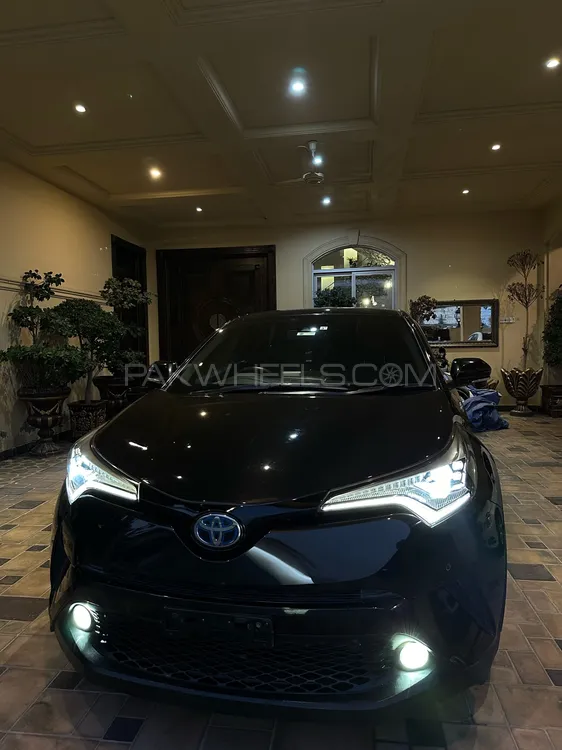 Toyota C-HR 2017 for Sale in Mirpur A.K. Image-1
