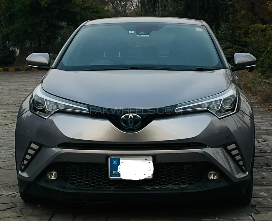Toyota C-HR 2017 for Sale in Islamabad Image-1