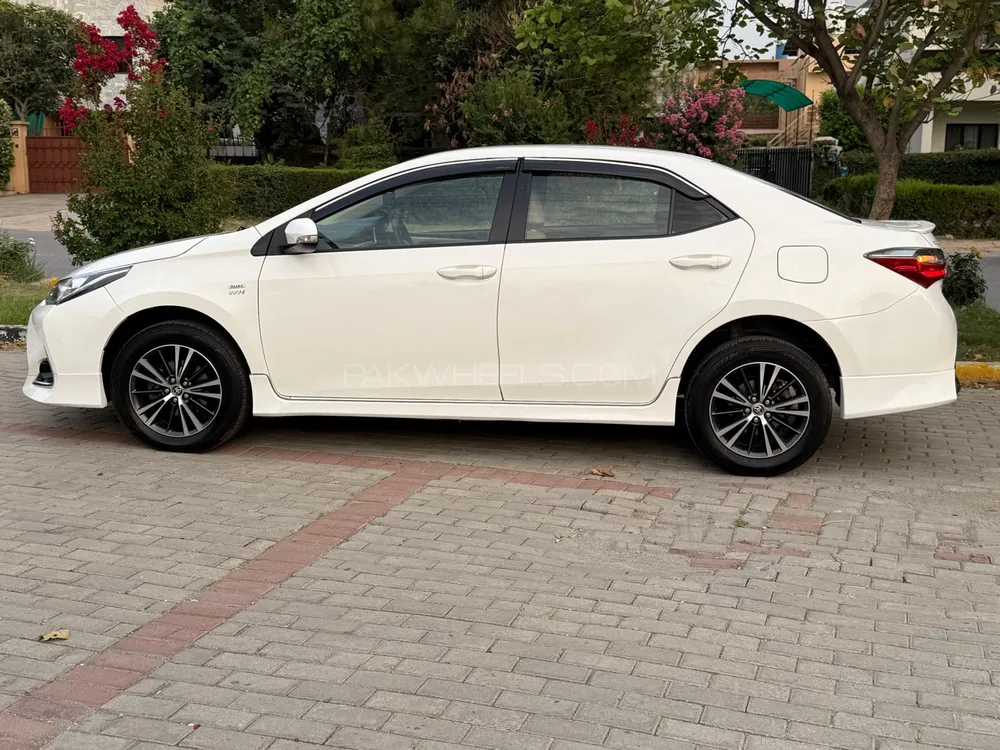 Toyota Corolla 2021 for Sale in Islamabad Image-1