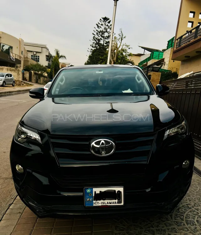 Toyota Fortuner 2017 for Sale in Islamabad Image-1