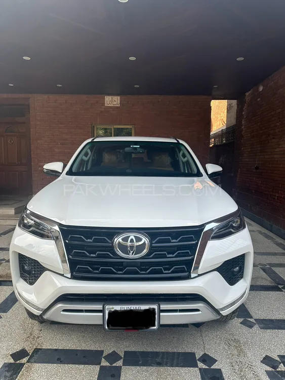 Toyota Fortuner 2023 for Sale in Lahore Image-1