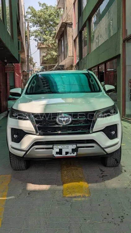Toyota Fortuner 2024 for Sale in Lahore Image-1