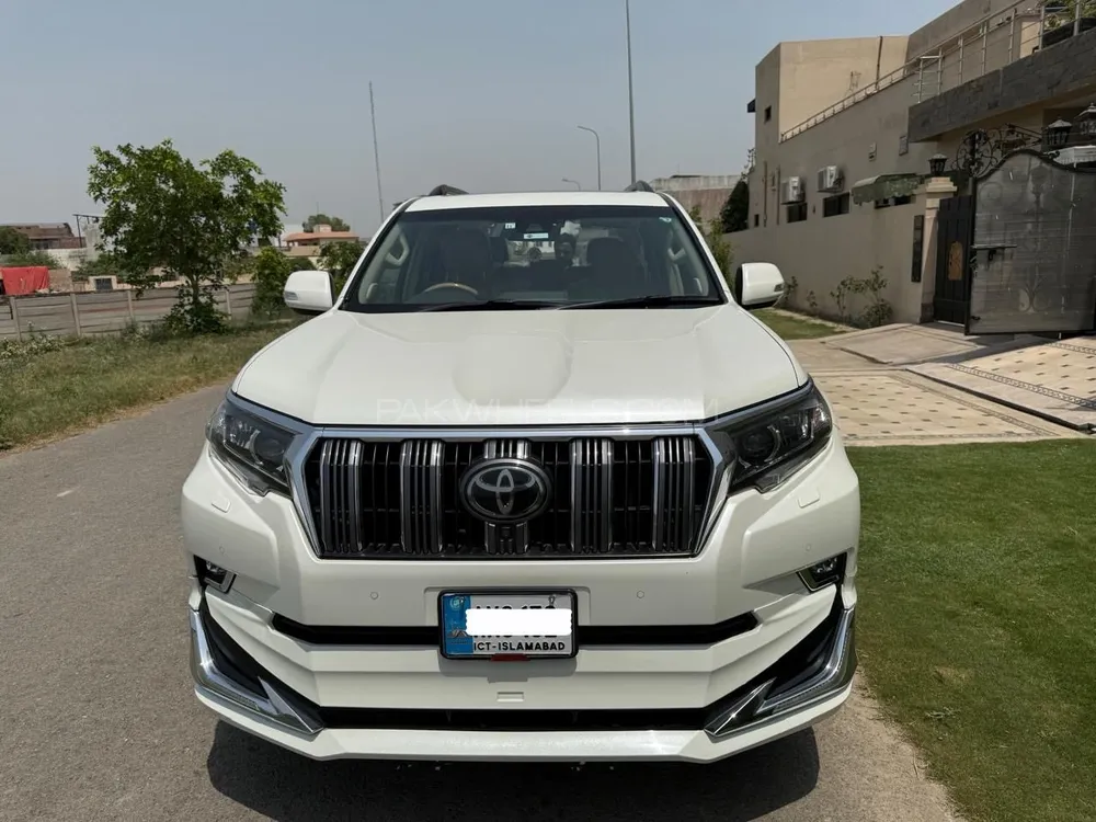 Toyota Prado 2017 for Sale in Lahore Image-1