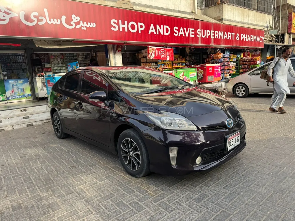 Toyota Prius 2012 for Sale in Karachi Image-1