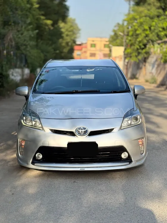 Toyota Prius 2012 for Sale in Peshawar Image-1