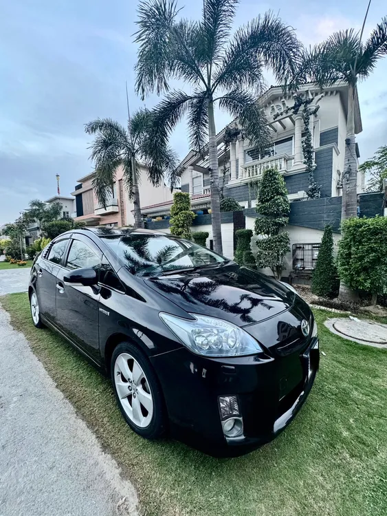 Toyota Prius 2011 for Sale in Lahore Image-1