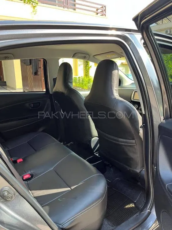 Toyota Vitz 2014 for Sale in Islamabad Image-1