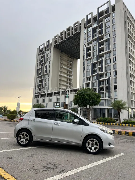Toyota Vitz 2011 for Sale in Islamabad Image-1