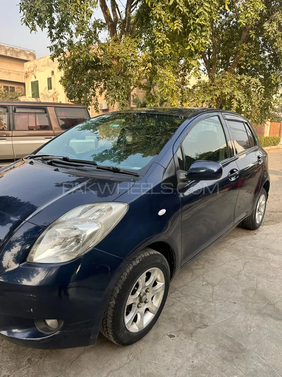 Toyota Vitz 2007 for Sale in Lahore Image-1