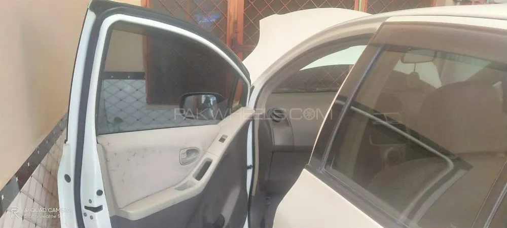 Toyota Vitz 2009 for Sale in Nowshera Image-1