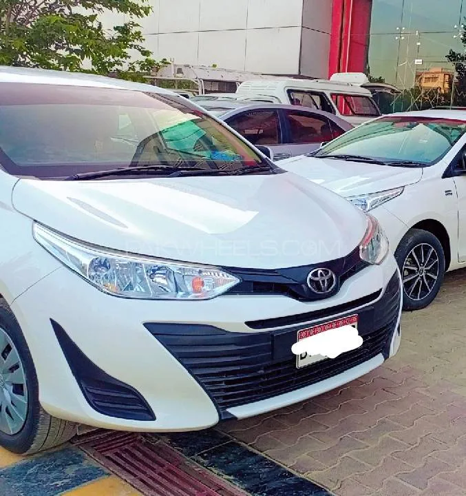 Toyota Yaris Sedan 2020 for Sale in Karachi Image-1