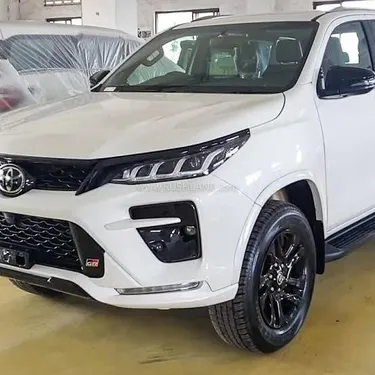Toyota Fortuner GR-S 2025
