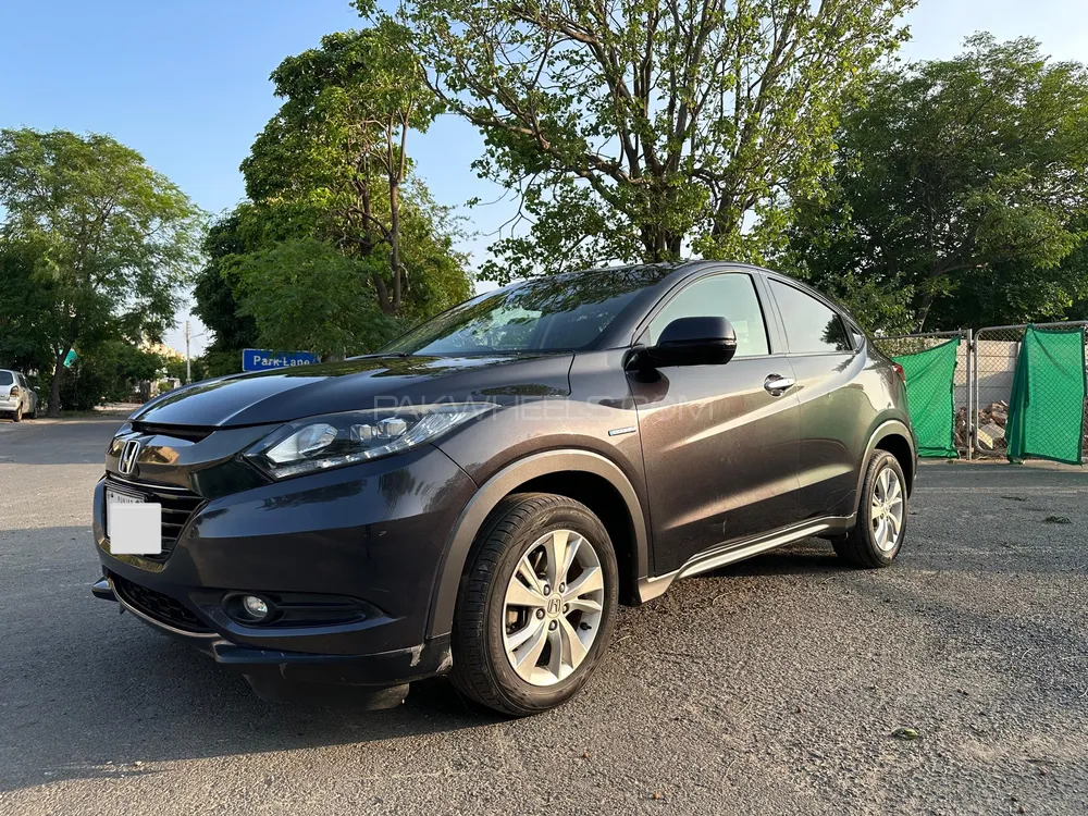 Honda Vezel 2016 for Sale in Lahore Image-1