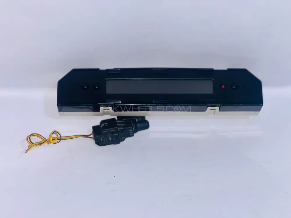 Suzuki Swift 2015 Model Watch ( Show temperature & Average) Image-1