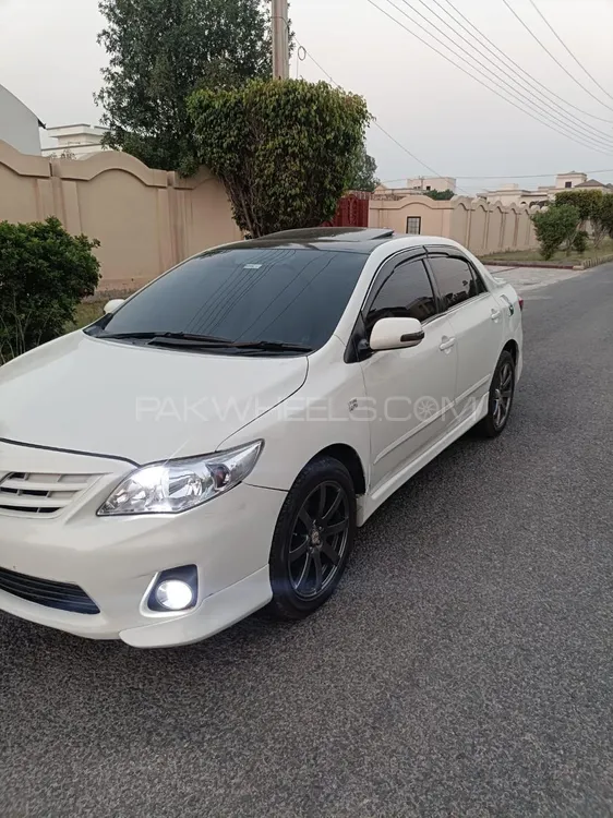 Toyota Corolla 2013 for Sale in Faisalabad Image-1