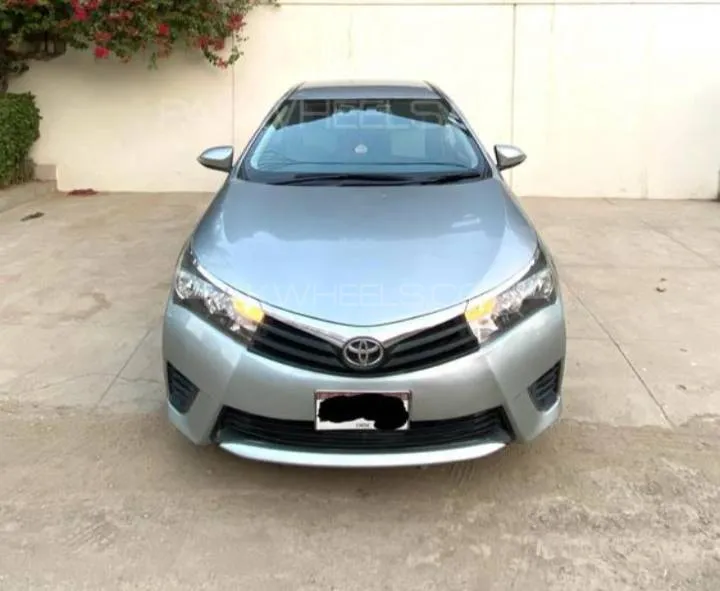 Toyota Corolla 2015 for Sale in Karachi Image-1