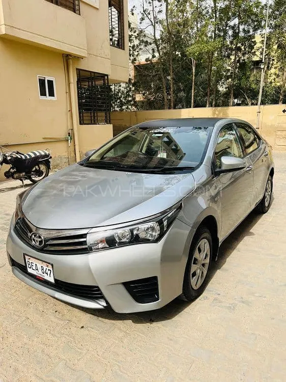 Toyota Corolla 2015 for Sale in Karachi Image-1