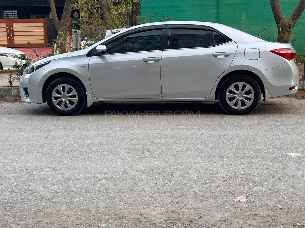 Toyota Corolla 2017 for Sale in Islamabad Image-1