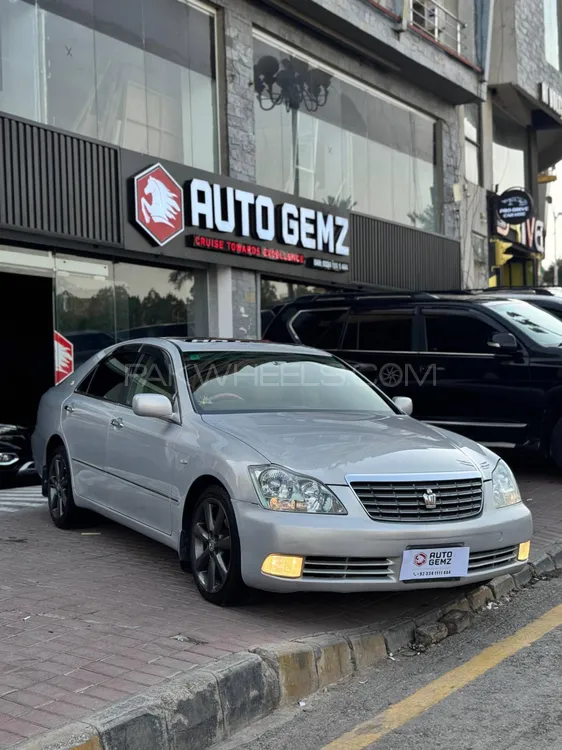 Toyota Crown 2004 for Sale in Islamabad Image-1