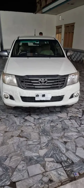 Toyota Hilux 2016 for Sale in Islamabad Image-1
