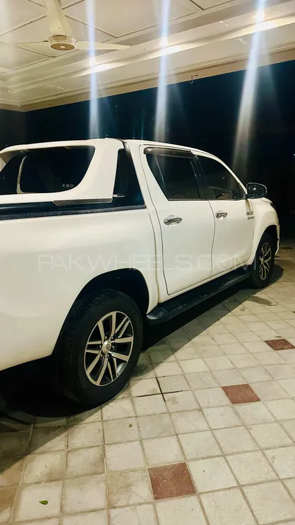 Toyota Hilux 2018 for Sale in Faisalabad Image-1