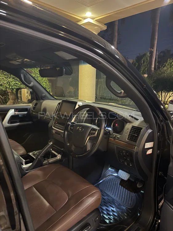 Toyota Land Cruiser 2020 for Sale in Lahore Image-1