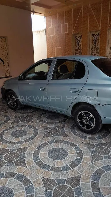 Toyota Platz 2003 for Sale in Lahore Image-1