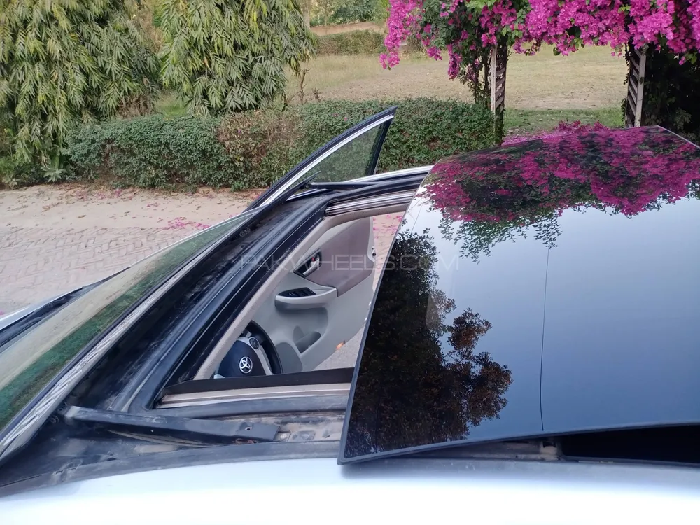 Toyota Prius 2011 for Sale in Mian Wali Image-1