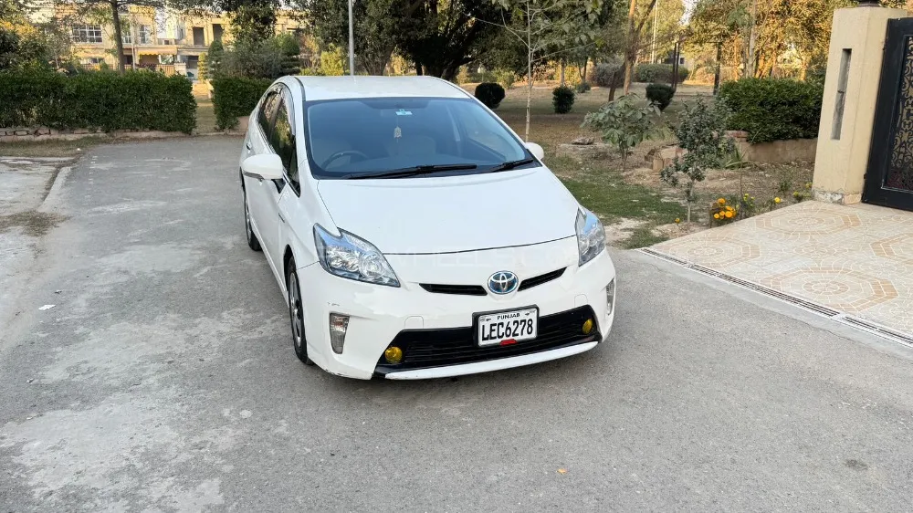 Toyota Prius 2015 for Sale in Faisalabad Image-1