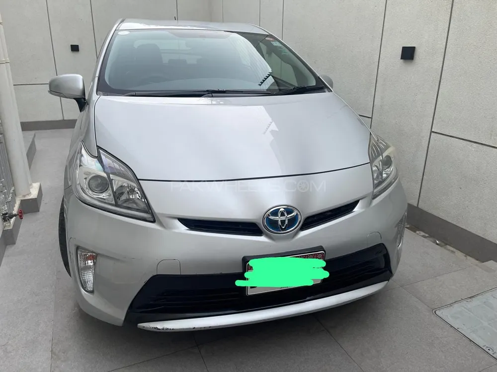 Toyota Prius 2015 for Sale in Karachi Image-1