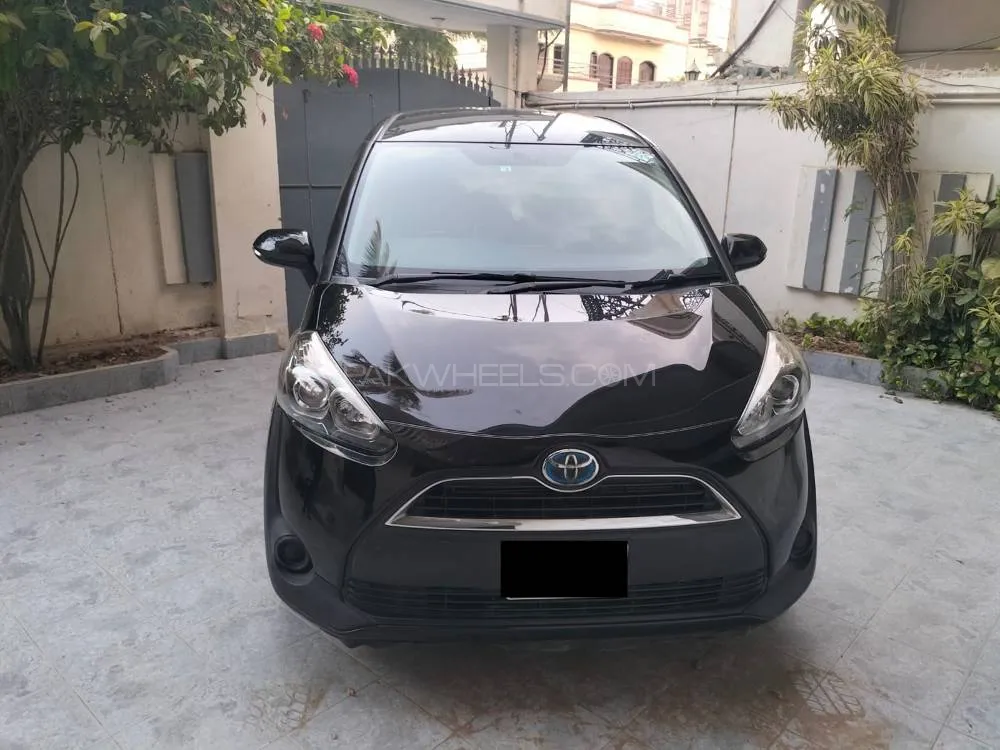 Toyota Sienta 2016 for Sale in Karachi Image-1