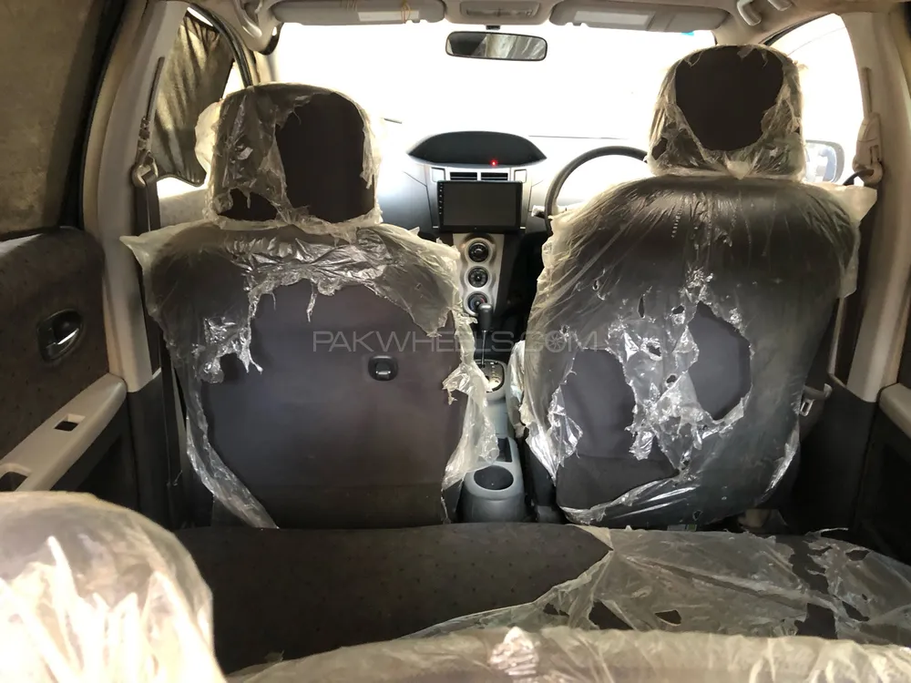 Toyota Vitz 2009 for Sale in Karachi Image-1