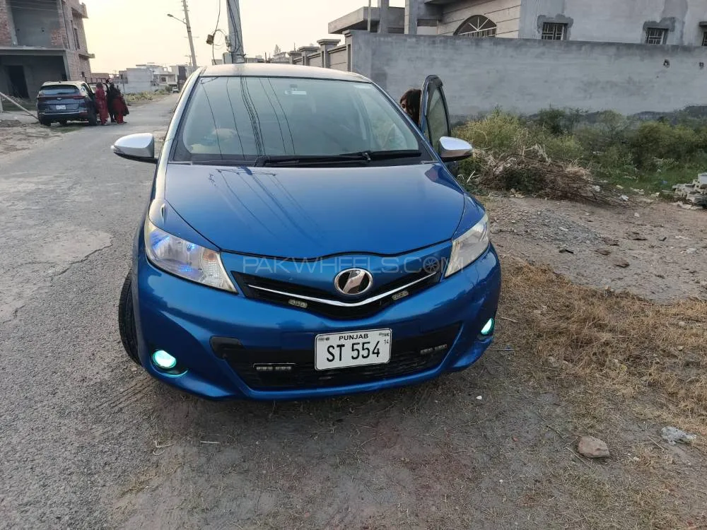 Toyota Vitz 2011 for Sale in Lahore Image-1