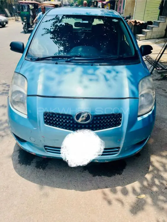 Toyota Vitz 2005 for Sale in Lahore Image-1