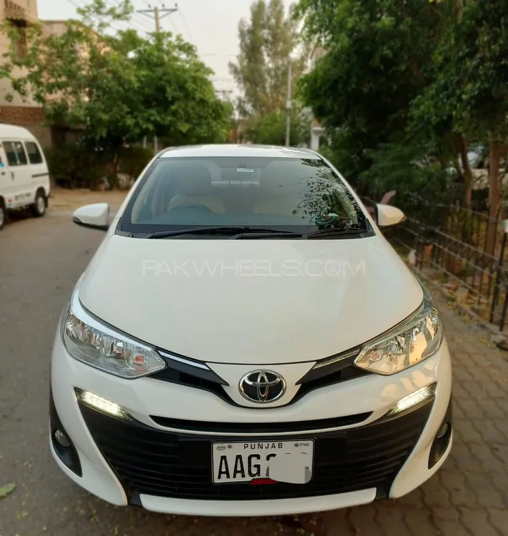 Toyota Yaris Sedan 2020 for Sale in Lahore Image-1