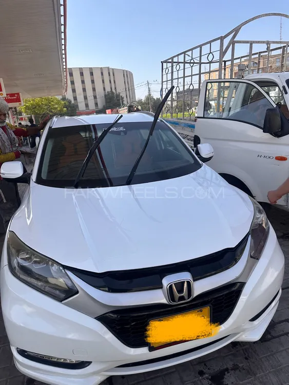 Honda Vezel 2015 for Sale in Karachi Image-1