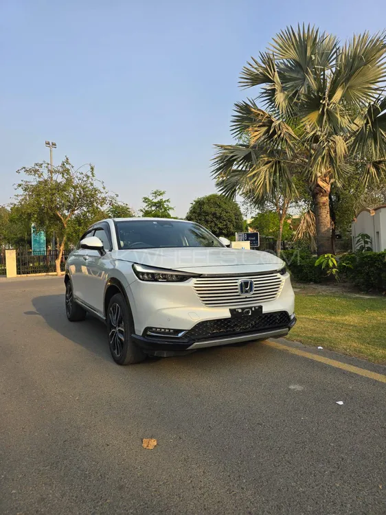 Honda Vezel 2021 for Sale in Lahore Image-1